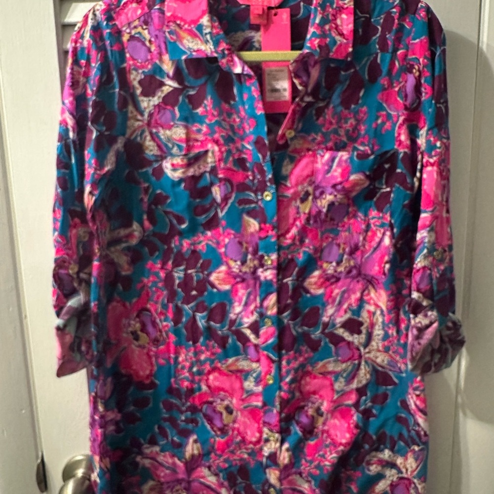 Lilly Pulitzer Vibrant Floral cover up Button-Up size small
